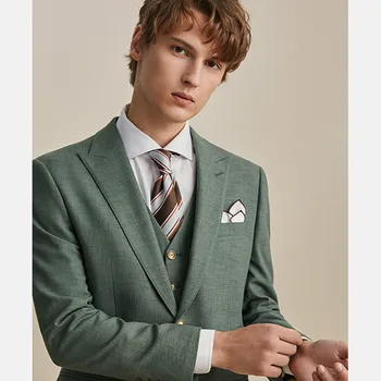 2022 Yeni Varış Erkek Takım Elbise Seti Yeşil Tepe Yaka İki Düğme Düğün Damat Giyim İş sigara hombre Slim Fit Tarzı Elbise 3 Adet