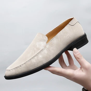 2023 Popüler Rahat Kayma erkek ayakkabısı Siyah Bej loafer ayakkabılar Erkekler için Moda Yürüyüş Sürücü Ayakkabı Adam Kauçuk Rahat ayakkabı