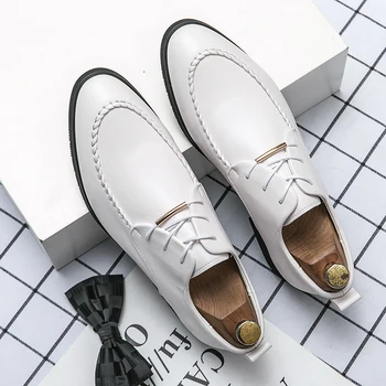 Erkekler Beyaz İngiliz Tarzı Oxford Dantel-up Elbise Ayakkabı Erkek Beyefendi Bölünmüş Deri Düğün Ayakkabı Erkek moda ayakkabı Daireler Erkek