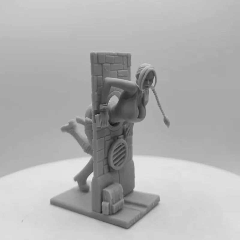 Karikatür Oyun Karakteri 1/24 Ölçekli Reçine şekilli kalıp Kiti Yüksekliği 64mm Sıkışmış Kız Demonte ve Boyasız DIY Oyuncak Diorama - 2