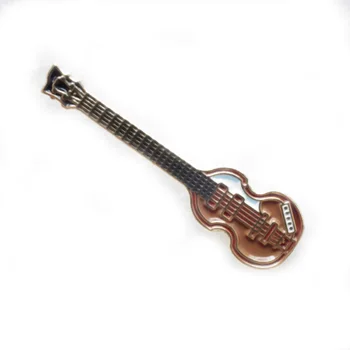 Ücretsiz kargo (300 adet / grup) 28mm Metal benzersiz el sanatları rock pop müzik hediye hofner beatles bas gitar mini pin rozeti